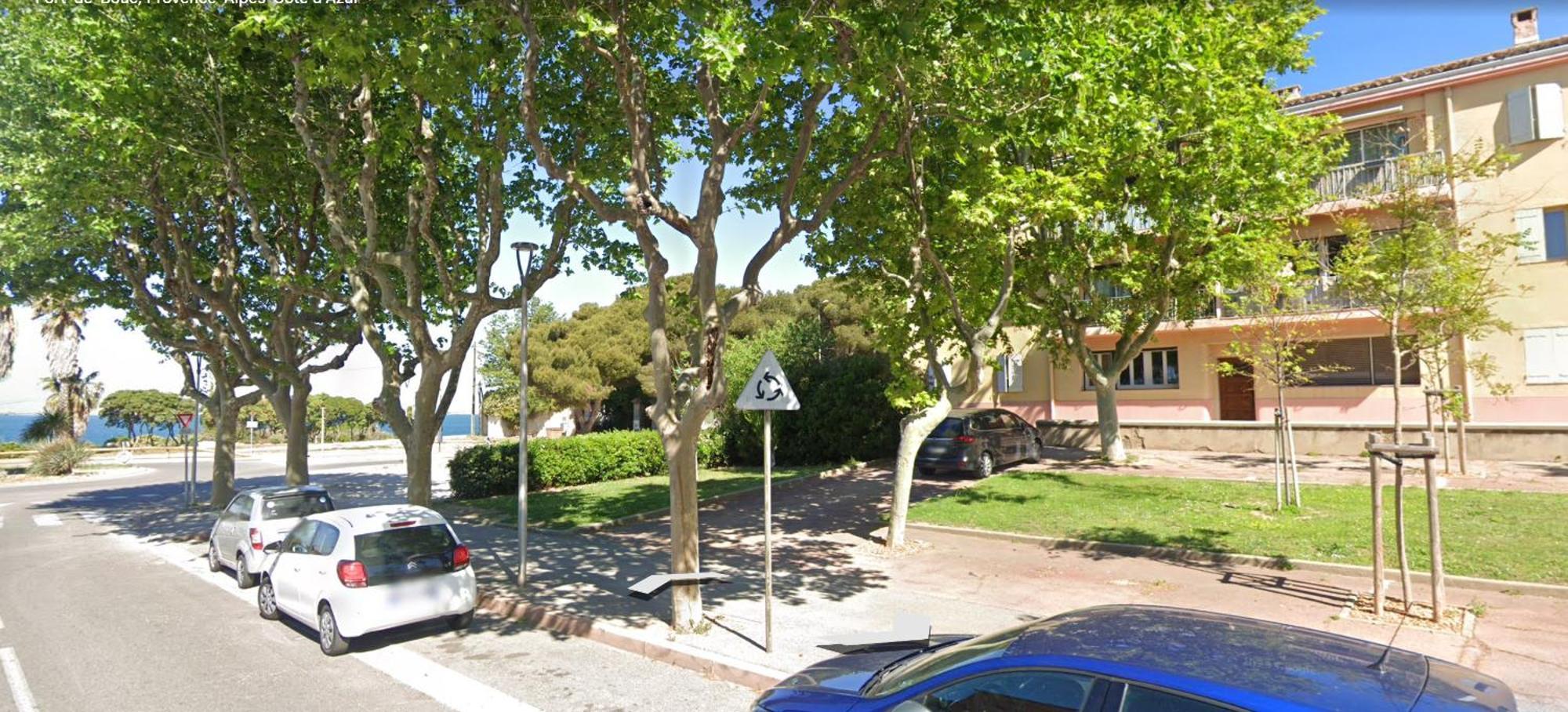 Apartment Side - - Entier
